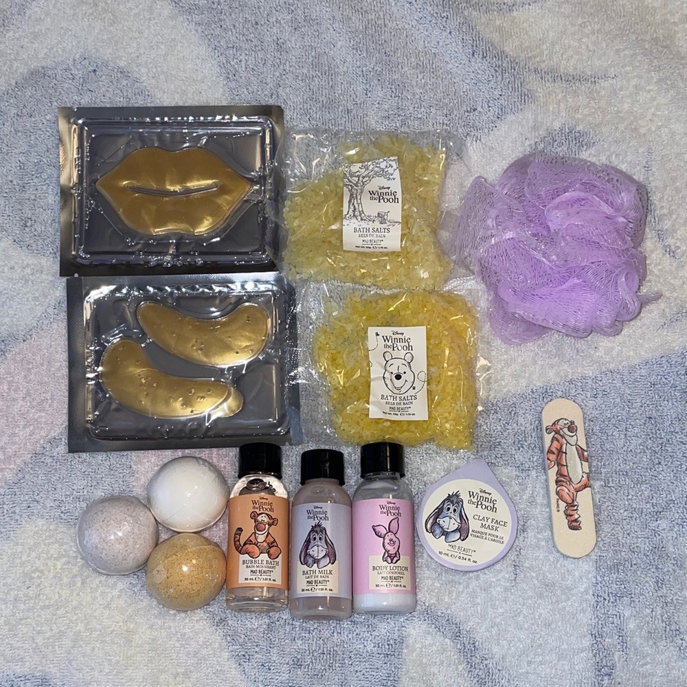 Disney Winnie the Pooh Women's Bath Care - Gold and Yellow